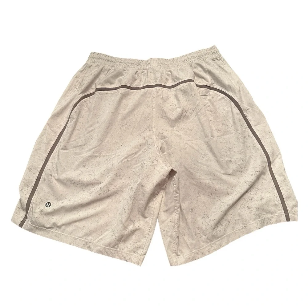 Men's lululemon Shorts with liner -xl - Picture 2 of 4